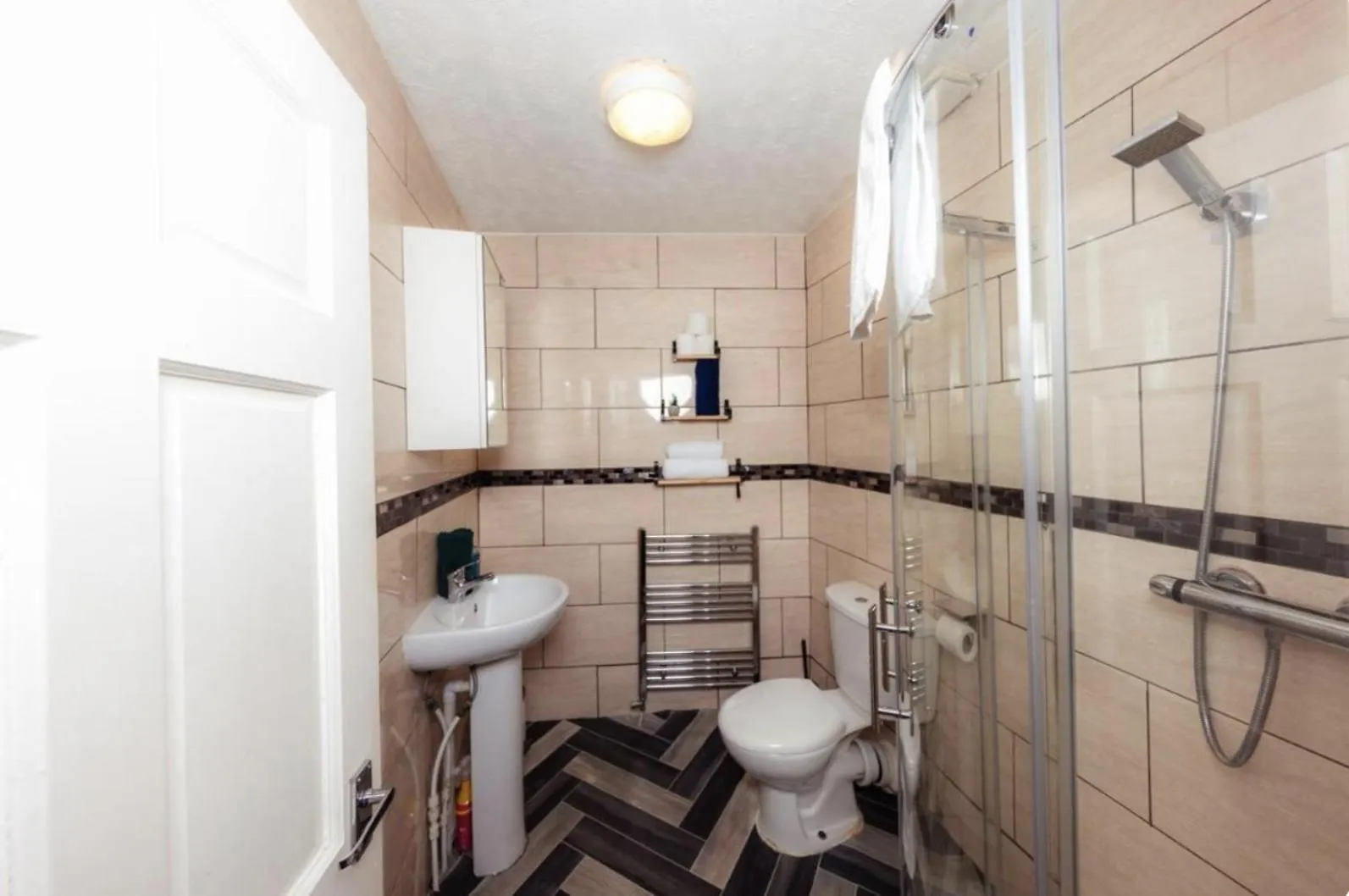 Warm & Welcoming Apartment Close To Meadows! City Centre 10 Edinburgh 0*,